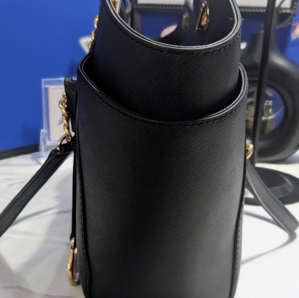 Michael Kors Jet Set Travel Large Saffiano Leather Shoulder Bag - Black - Picture 5 of 15